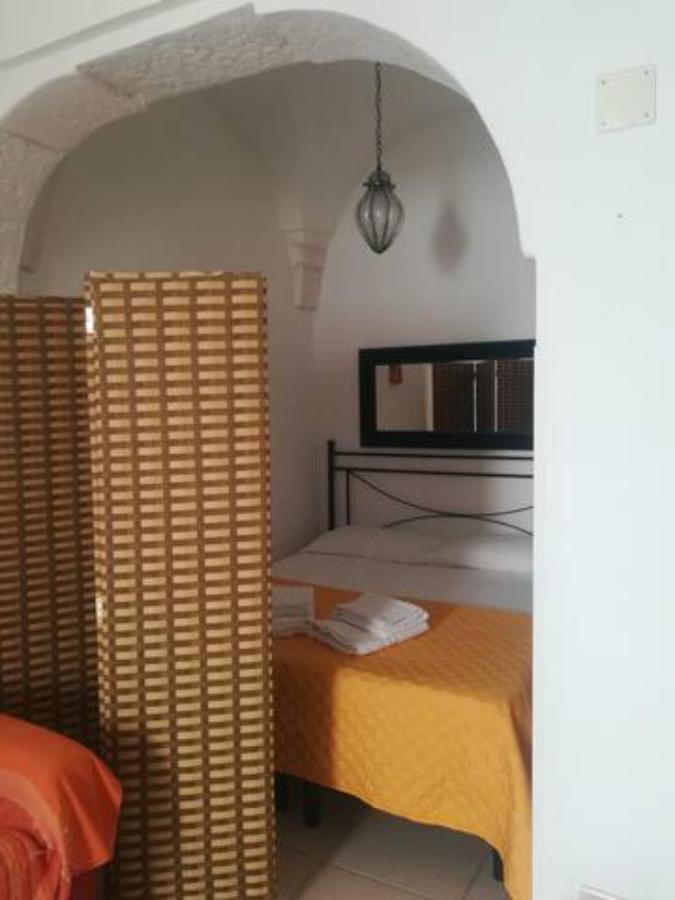 Vico Anglani Guest House ออสตูนี ภายนอก รูปภาพ