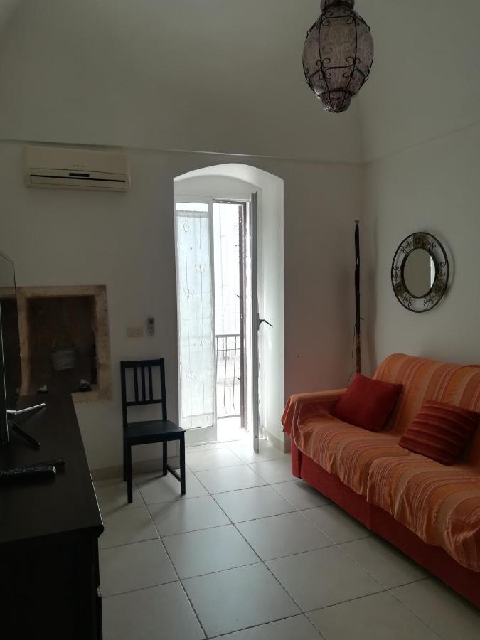 Vico Anglani Guest House ออสตูนี ภายนอก รูปภาพ